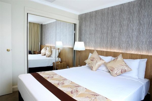 PLUS HOTEL DIANA (Brisbane)